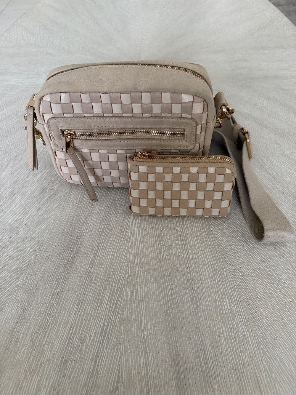 Universal Thread Crossbody with credit card wallet